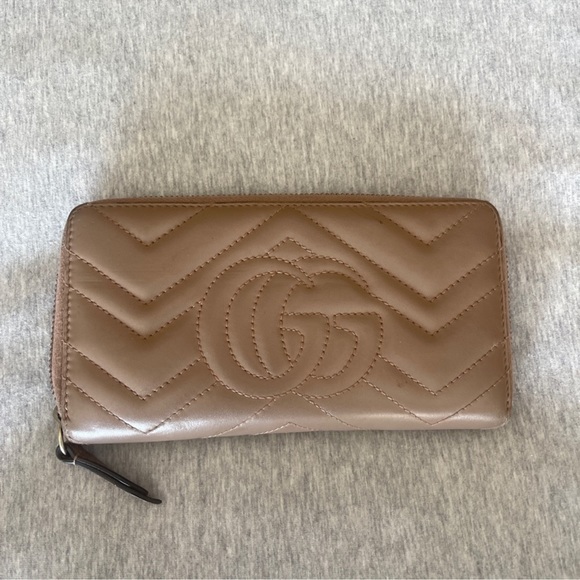 Gucci Leather Wallet Marmont in Nude Color with Gold Accents - Picture 6 of 6